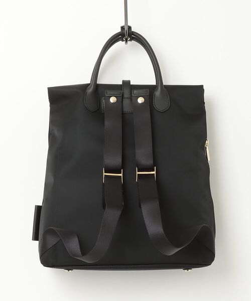 VIOLAd'ORO（ヴィオラドーロ）の「VIOLAd’ORO (ヴィオラドーロ) ターンロック付き/2WAY/ナイロンバックパック/BIANCA /V-2264（バックパック/リュック・レディース・ネイビー/ブラック・F）」の3枚目の写真