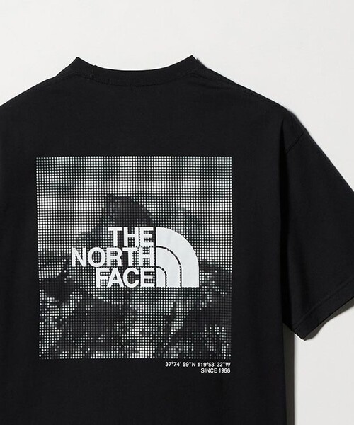 THE NORTH FACE(ザノースフェイス)の「<THE NORTH FACE>ハーフドーム デジタル スクエア Tシャツ(Tシャツ/カットソー・メンズ・ホワイト/ブラック・XL/M/L)」の1枚目の写真