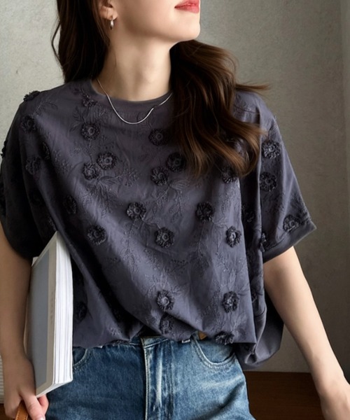 Eclat one（エクラワン）の「【Eclat one】フラワー 刺繍 ドルマン プルオーバー（Tシャツ/カットソー・レディース・オフホワイト/チャコール/レッド・FREE）」の8枚目の写真