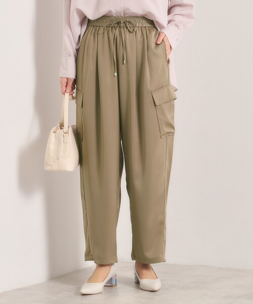 ITS'DEMO（イッツデモ）の「【手洗い可】サテンカーゴパンツ（その他パンツ・レディース・ナチュラル/ブラウン系その他/ブラック・00）」の2枚目の写真