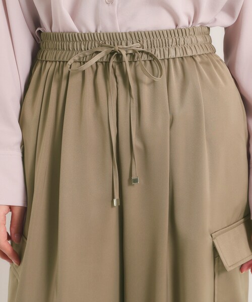 ITS'DEMO（イッツデモ）の「【手洗い可】サテンカーゴパンツ（その他パンツ・レディース・ナチュラル/ブラウン系その他/ブラック・00）」の19枚目の写真