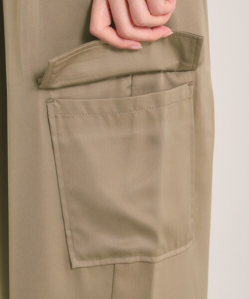 ITS'DEMO（イッツデモ）の「【手洗い可】サテンカーゴパンツ（その他パンツ・レディース・ナチュラル/ブラウン系その他/ブラック・00）」の22枚目の写真