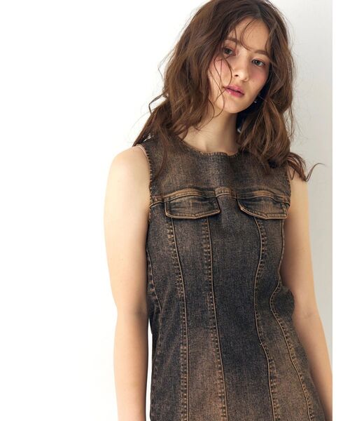 CALNAMUR（カルナムール）の「ユーズドライクデニムノースリワンピ（ワンピース・レディース・インディゴブルー/ブラック・SMALL/MEDIUM）」の8枚目の写真