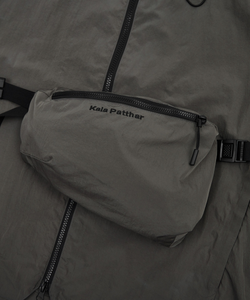 KALAPATTHAR(カラパタール)の「Light Weight Holographic Detachable Windbreaker - GRAY(ナイロンジャケット・メンズ・その他・LARGE/MEDIUM)」の7枚目の写真