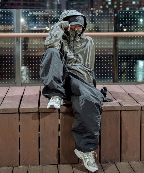 KALAPATTHAR(カラパタール)の「Light Weight Holographic Detachable Windbreaker - GRAY(ナイロンジャケット・メンズ・その他・LARGE/MEDIUM)」の9枚目の写真