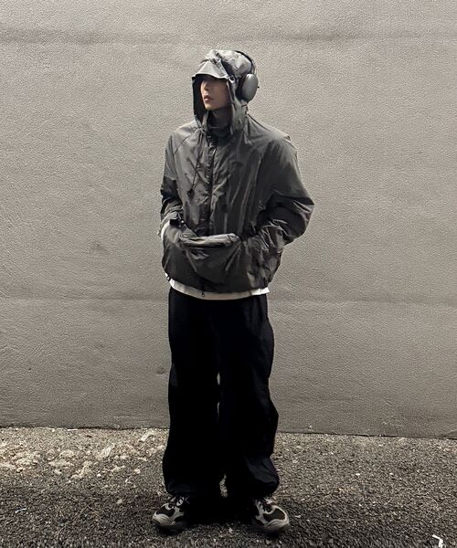 KALAPATTHAR(カラパタール)の「Light Weight Holographic Detachable Windbreaker - GRAY(ナイロンジャケット・メンズ・その他・LARGE/MEDIUM)」の12枚目の写真