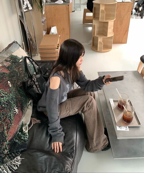 FIND KAPOOR(ファインドカプア)の「モノバッグ24 - 5カラー(ショルダーバッグ・レディース・ブラック/レッド/バーガンディー/クリーム/オリーブ/ライトイエロー・FREE)」の7枚目の写真