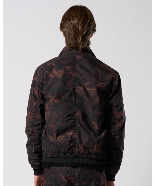 wjk(ダヴルジェイケイ)の「puckering track jacket(ブルゾン・メンズ・ライトグレー/ブラック/ブラック系その他・SMALL/MEDIUM/LARGE/X-LARGE)」の8枚目の写真
