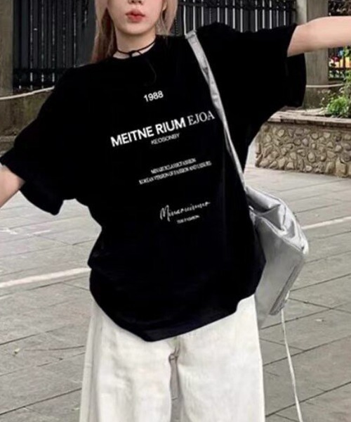 SallyLunn(サリーラン)の「【大人カジュアル】プリントロゴTシャツ(Tシャツ/カットソー・レディース・ホワイト/ブラック/グレー・MEDIUM/LARGE)」の1枚目の写真