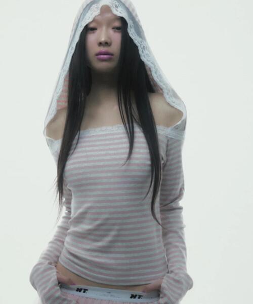 neith.（ネイス）の「neith./ネイス/Veil Border Tops（Tシャツ/カットソー・レディース・ピンク/ブラック・F）」の11枚目の写真