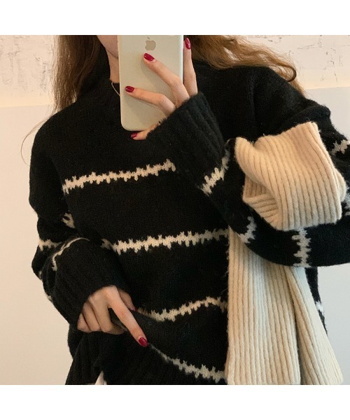 tokohana（トコハナ）の「ニットトップス ボーダー柄 ストライプ柄（ニット/セーター・レディース・ホワイト/ブラック・FREE）」の3枚目の写真