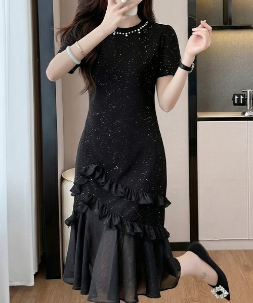 LUCPY(ラクピー)の「ラメドットフリルヘムワンピース(ワンピース・レディース・ブラック・XX-LARGE/X-LARGE/LARGE/MEDIUM)」の4枚目の写真