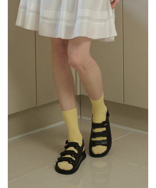 APTO（アプト）の「ジュレ ジュル サンダル AHSS001（サンダル・レディース・ブラック/アイボリー/シルバー・23cm/23.5cm/24cm/24.5cm/25cm）」の4枚目の写真