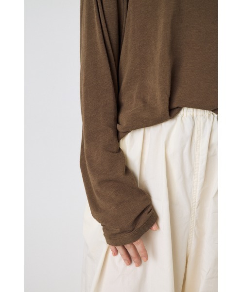 AZUL by moussy(アズールバイマウジー)の「シアーカットトップス シアートップス 春服 秋服 Tシャツ 無地 長袖(Tシャツ/カットソー・レディース・オフホワイト/ブラウン/ライトブラック/ライトイエロー・FREE)」の20枚目の写真