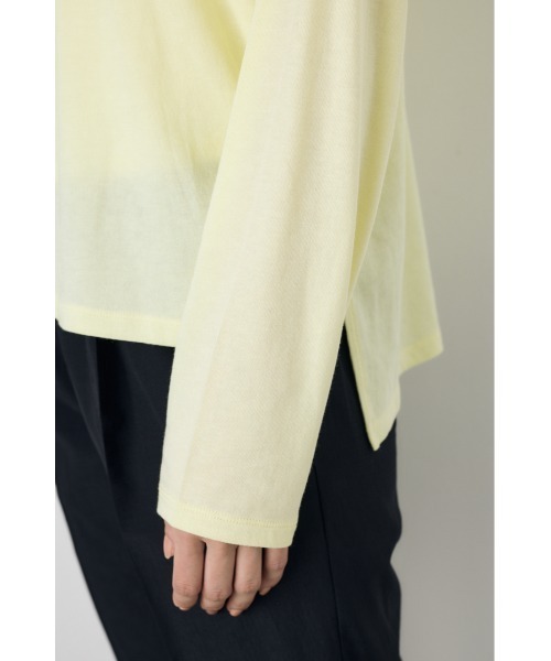 AZUL by moussy(アズールバイマウジー)の「シアーカットトップス シアートップス 春服 秋服 Tシャツ 無地 長袖(Tシャツ/カットソー・レディース・オフホワイト/ブラウン/ライトブラック/ライトイエロー・FREE)」の5枚目の写真