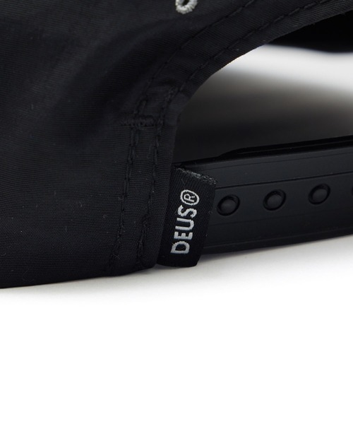 DEUS EX MACHINA(デウスエクスマキナ)の「(DEUS EX MACHINA)SHIELD NYLON CAP(キャップ・レディース・ブラック・ONE SIZE)」の8枚目の写真