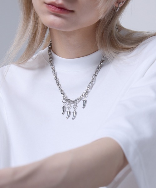 EMMA CLOTHES（エマクローズ）の「chain claw necklace / チェーンクローネックレス【黒色コラボ】（ネックレス・メンズ・シルバー・FREE）」の2枚目の写真