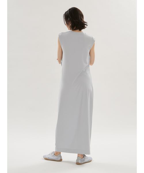 emmi（エミ）の「【ICEDFABRIC＋(R)】ドレープカットソーワンピース/接触冷感（ワンピース・レディース・ライトブルー/ブラック・F）」の8枚目の写真