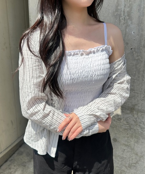 YU'NOW(ユナウ)の「【アジャスター付き】カップ付シャーリングキャミソール【外で着られるブラトップス】(キャミソール・レディース・ブラック/ホワイト・LL/L/M)」の4枚目の写真