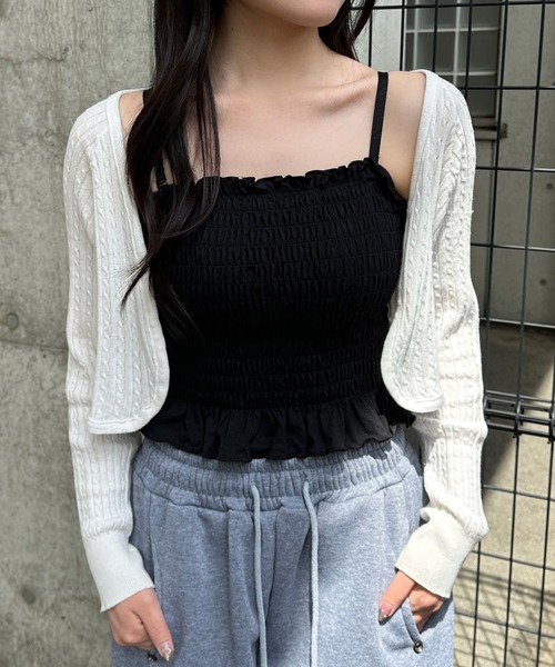 YU'NOW(ユナウ)の「【アジャスター付き】カップ付シャーリングキャミソール【外で着られるブラトップス】(キャミソール・レディース・ブラック/ホワイト・LL/L/M)」の5枚目の写真