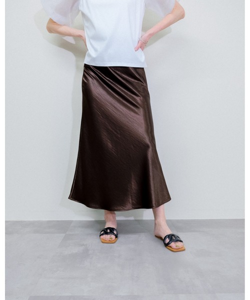Julep(ジュレップ)の「Satin Skirt(スカート・レディース・ブラック/ベージュ/ライトグレー/ブラウン・MEDIUM)」の10枚目の写真