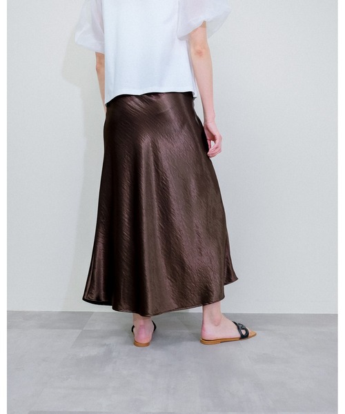 Julep(ジュレップ)の「Satin Skirt(スカート・レディース・ブラック/ベージュ/ライトグレー/ブラウン・MEDIUM)」の12枚目の写真