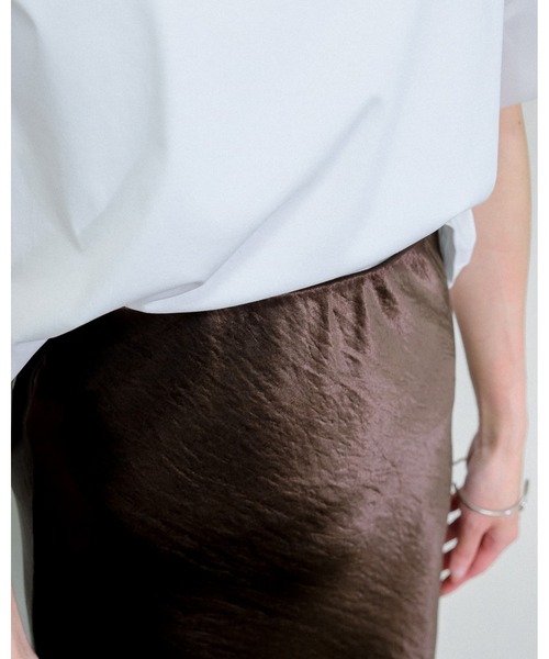 Julep(ジュレップ)の「Satin Skirt(スカート・レディース・ブラック/ベージュ/ライトグレー/ブラウン・MEDIUM)」の14枚目の写真