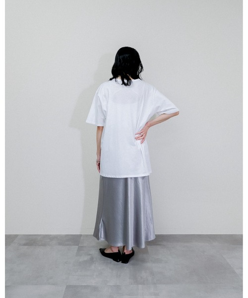 Julep(ジュレップ)の「Satin Skirt(スカート・レディース・ブラック/ベージュ/ライトグレー/ブラウン・MEDIUM)」の19枚目の写真