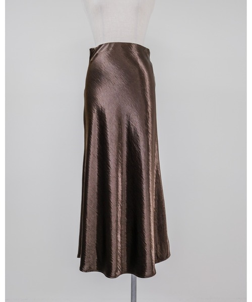 Julep(ジュレップ)の「Satin Skirt(スカート・レディース・ブラック/ベージュ/ライトグレー/ブラウン・MEDIUM)」の5枚目の写真