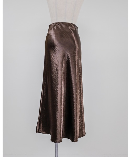 Julep(ジュレップ)の「Satin Skirt(スカート・レディース・ブラック/ベージュ/ライトグレー/ブラウン・MEDIUM)」の6枚目の写真