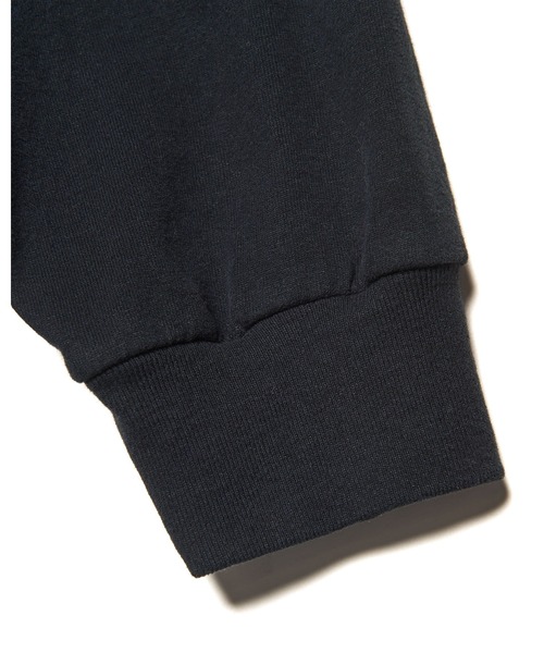 uniform experiment(ユニフォームエクスペリメント)の「GRADATION LOGO L/S TEE(Tシャツ/カットソー・メンズ・ホワイト/ブラック・1/2/3/4/5)」の6枚目の写真