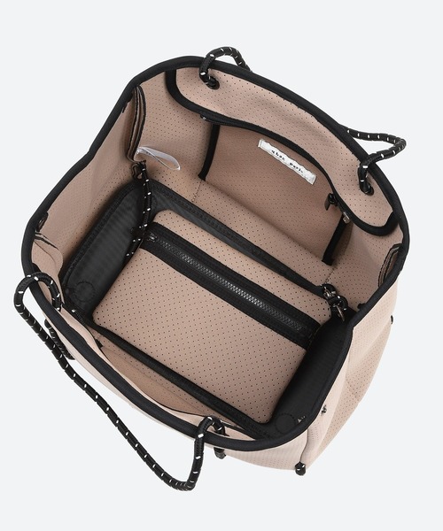 q bag paris（キューバッグパリ）の「zip M ジップ ネオプレーン トートバッグ（トートバッグ・レディース・ブラック/グレー/ダークグレー/サンドベージュ/ブラック系その他/ホワイト×ライトグレー・FREE）」の20枚目の写真