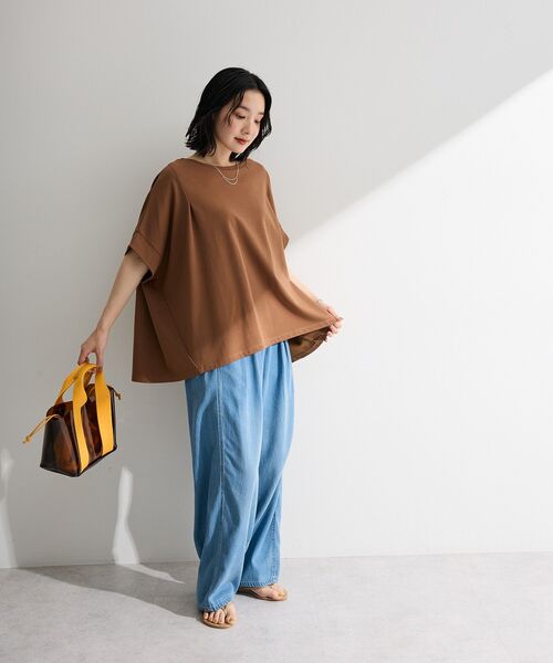 Green Parks(グリーンパークス)の「【適ON】超冷感タック入りオーバーサイズプルオーバー(Tシャツ/カットソー・レディース・ブラック/レッド/オフホワイト/キャメル・FREE)」の6枚目の写真