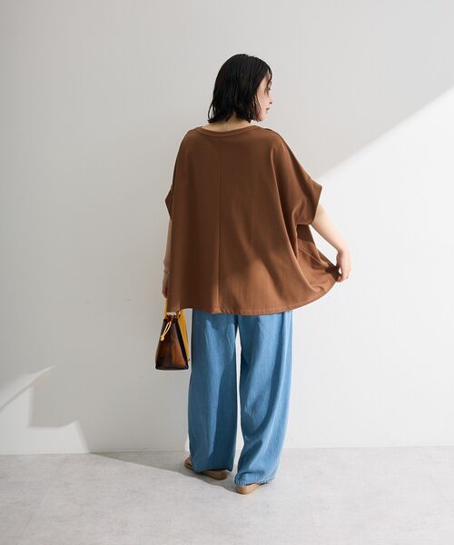 Green Parks(グリーンパークス)の「【適ON】超冷感タック入りオーバーサイズプルオーバー(Tシャツ/カットソー・レディース・ブラック/レッド/オフホワイト/キャメル・FREE)」の7枚目の写真