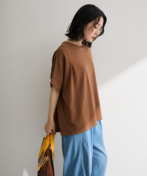 Green Parks(グリーンパークス)の「【適ON】超冷感タック入りオーバーサイズプルオーバー(Tシャツ/カットソー・レディース・ブラック/レッド/オフホワイト/キャメル・FREE)」の10枚目の写真
