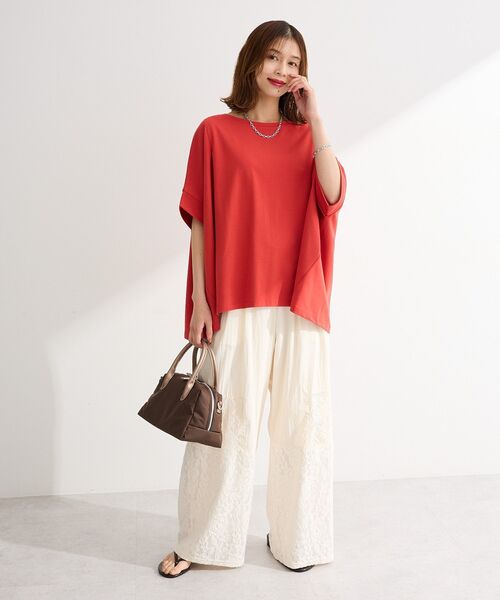 Green Parks(グリーンパークス)の「【適ON】超冷感タック入りオーバーサイズプルオーバー(Tシャツ/カットソー・レディース・ブラック/レッド/オフホワイト/キャメル・FREE)」の21枚目の写真