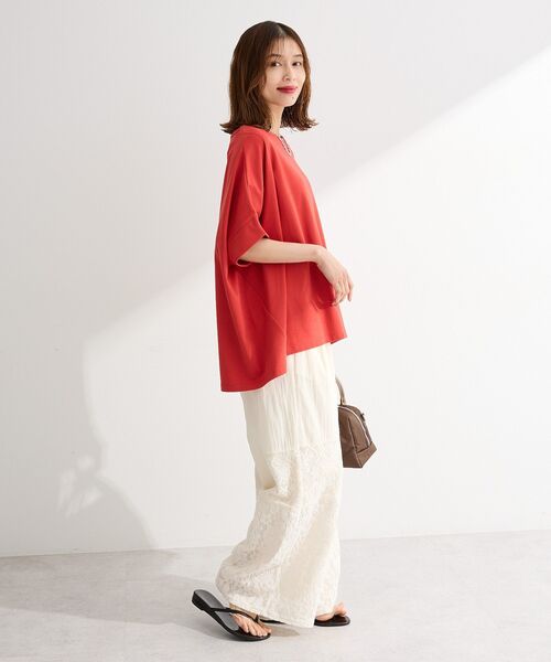 Green Parks(グリーンパークス)の「【適ON】超冷感タック入りオーバーサイズプルオーバー(Tシャツ/カットソー・レディース・ブラック/レッド/オフホワイト/キャメル・FREE)」の22枚目の写真