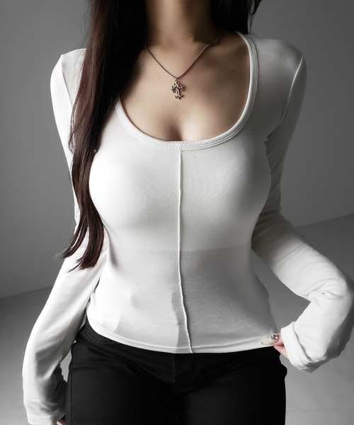 me+em select(ミームセレクト)の「【 3color 】オープンネックタイトフィットルーズドレープ長袖Tシャツ / open neck tight fit loose drape long sleeve T-shirts(Tシャツ/カットソー・レディース・アイボリー/グレー/ブラック・FREE)」の2枚目の写真