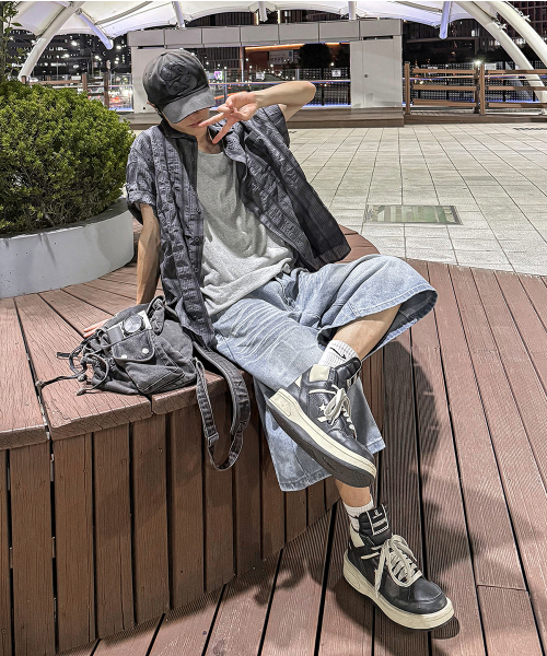 OWSA（オウサ）の「チェックロールアップ半袖シャツ2カラー（シャツ/ブラウス・メンズ・チャコール/ブルー・MEDIUM/LARGE）」の21枚目の写真