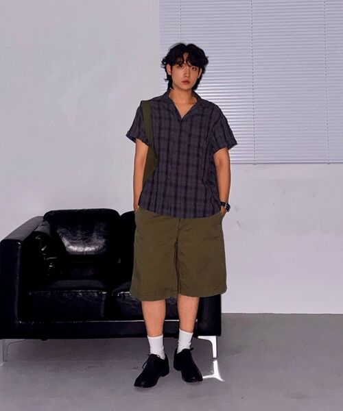 OWSA（オウサ）の「チェックロールアップ半袖シャツ2カラー（シャツ/ブラウス・メンズ・チャコール/ブルー・MEDIUM/LARGE）」の12枚目の写真