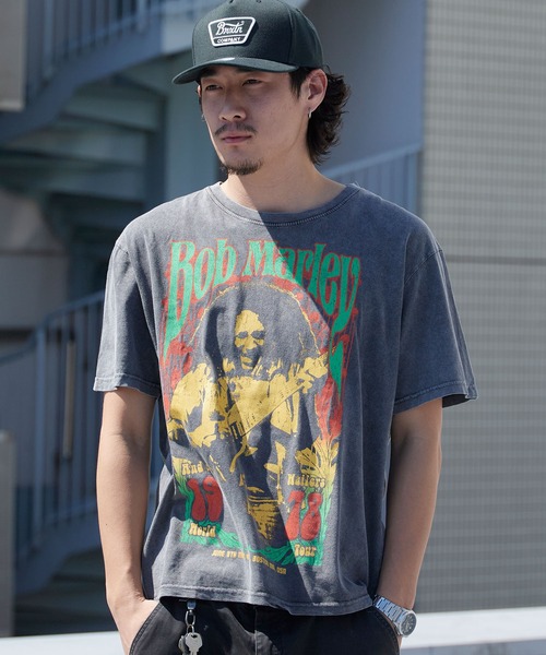 ROOPTOKYO(ループトウキョウ)の「Bob Marley/ボブ・マーリー Unisex Stone Wash T-shirt:1978(Charcoal Grey) バンドTシャツ プリントTシャツ 半袖 クルーネック ロック ストリート メンズ レディース 秋 秋服 2026年秋冬(Tシャツ/カットソー・メンズ・ブラック・S/M/L/XL)」の1枚目の写真