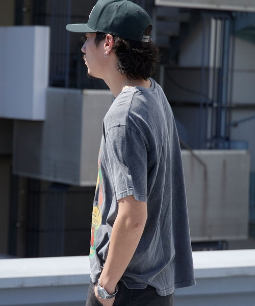 ROOPTOKYO(ループトウキョウ)の「Bob Marley/ボブ・マーリー Unisex Stone Wash T-shirt:1978(Charcoal Grey) バンドTシャツ プリントTシャツ 半袖 クルーネック ロック ストリート メンズ レディース 秋 秋服 2026年秋冬(Tシャツ/カットソー・メンズ・ブラック・S/M/L/XL)」の9枚目の写真