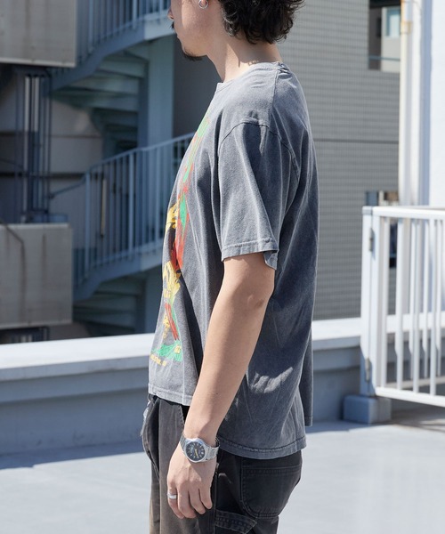 ROOPTOKYO(ループトウキョウ)の「Bob Marley/ボブ・マーリー Unisex Stone Wash T-shirt:1978(Charcoal Grey) バンドTシャツ プリントTシャツ 半袖 クルーネック ロック ストリート メンズ レディース 秋 秋服 2026年秋冬(Tシャツ/カットソー・メンズ・ブラック・S/M/L/XL)」の3枚目の写真
