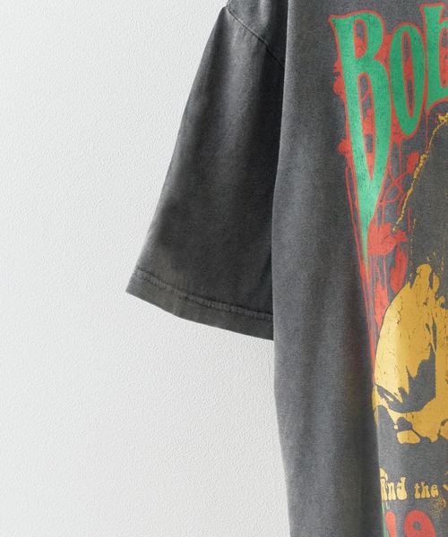 ROOPTOKYO(ループトウキョウ)の「Bob Marley/ボブ・マーリー Unisex Stone Wash T-shirt:1978(Charcoal Grey) バンドTシャツ プリントTシャツ 半袖 クルーネック ロック ストリート メンズ レディース 秋 秋服 2026年秋冬(Tシャツ/カットソー・メンズ・ブラック・S/M/L/XL)」の15枚目の写真