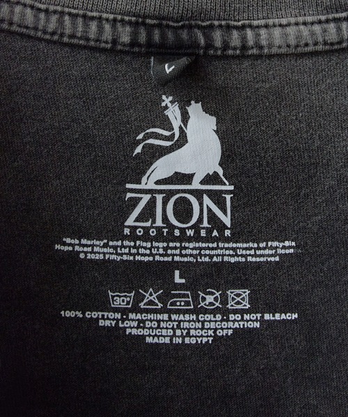 ROOPTOKYO(ループトウキョウ)の「Bob Marley/ボブ・マーリー Unisex Stone Wash T-shirt:1978(Charcoal Grey) バンドTシャツ プリントTシャツ 半袖 クルーネック ロック ストリート メンズ レディース 秋 秋服 2026年秋冬(Tシャツ/カットソー・メンズ・ブラック・S/M/L/XL)」の14枚目の写真