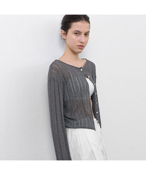 ATELIER NAIN(アトリエナイン)の「LINEN SKASHI BOATNECK CROP CARDIGAN (CD-2271)(カーディガン/ボレロ・レディース・チャコール/クリーム・FREE)」の1枚目の写真