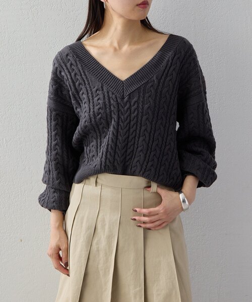 UNFORM(アンフォーム)の「【2026AW Debut】【UNFORM】ケーブルショートニット(ニット/セーター・レディース・チャコールグレー/ネイビー・FREE)」の2枚目の写真