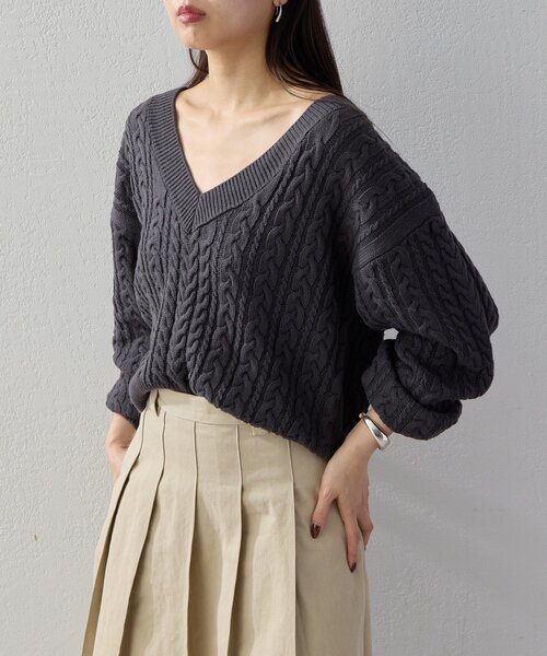 UNFORM(アンフォーム)の「【2026AW Debut】【UNFORM】ケーブルショートニット(ニット/セーター・レディース・チャコールグレー/ネイビー・FREE)」の4枚目の写真