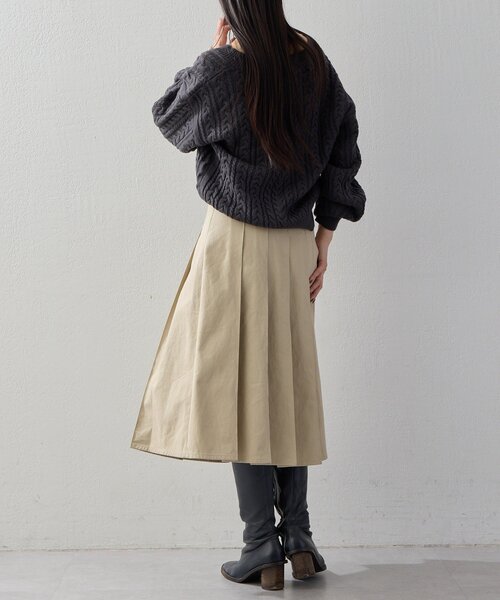 UNFORM(アンフォーム)の「【2026AW Debut】【UNFORM】ケーブルショートニット(ニット/セーター・レディース・チャコールグレー/ネイビー・FREE)」の8枚目の写真