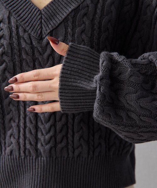 UNFORM(アンフォーム)の「【2026AW Debut】【UNFORM】ケーブルショートニット(ニット/セーター・レディース・チャコールグレー/ネイビー・FREE)」の13枚目の写真